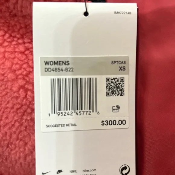 Nike Women’s Therma Fit Sherpa Puffer Loose Fit Jacket - Picture 13 of 16